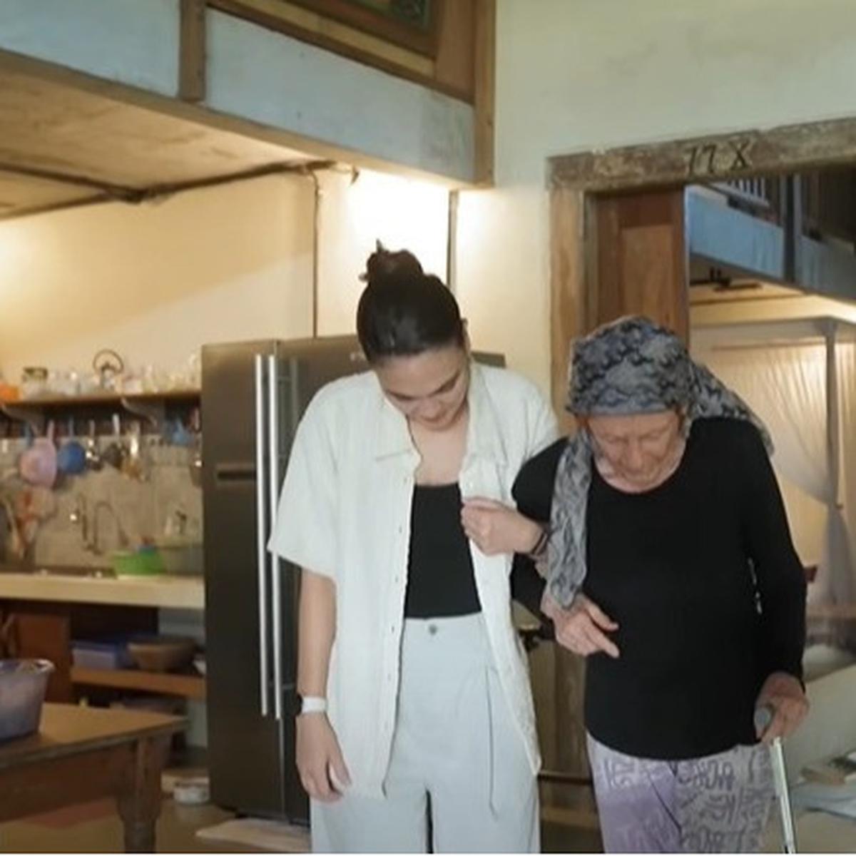 7 Potret Dapur Sederhana di Rumah Desa Maya Ibunda Luna Maya, Masih Pakai Kompor Sejuta Umat hingga Magic Com dan Oven Jadul
