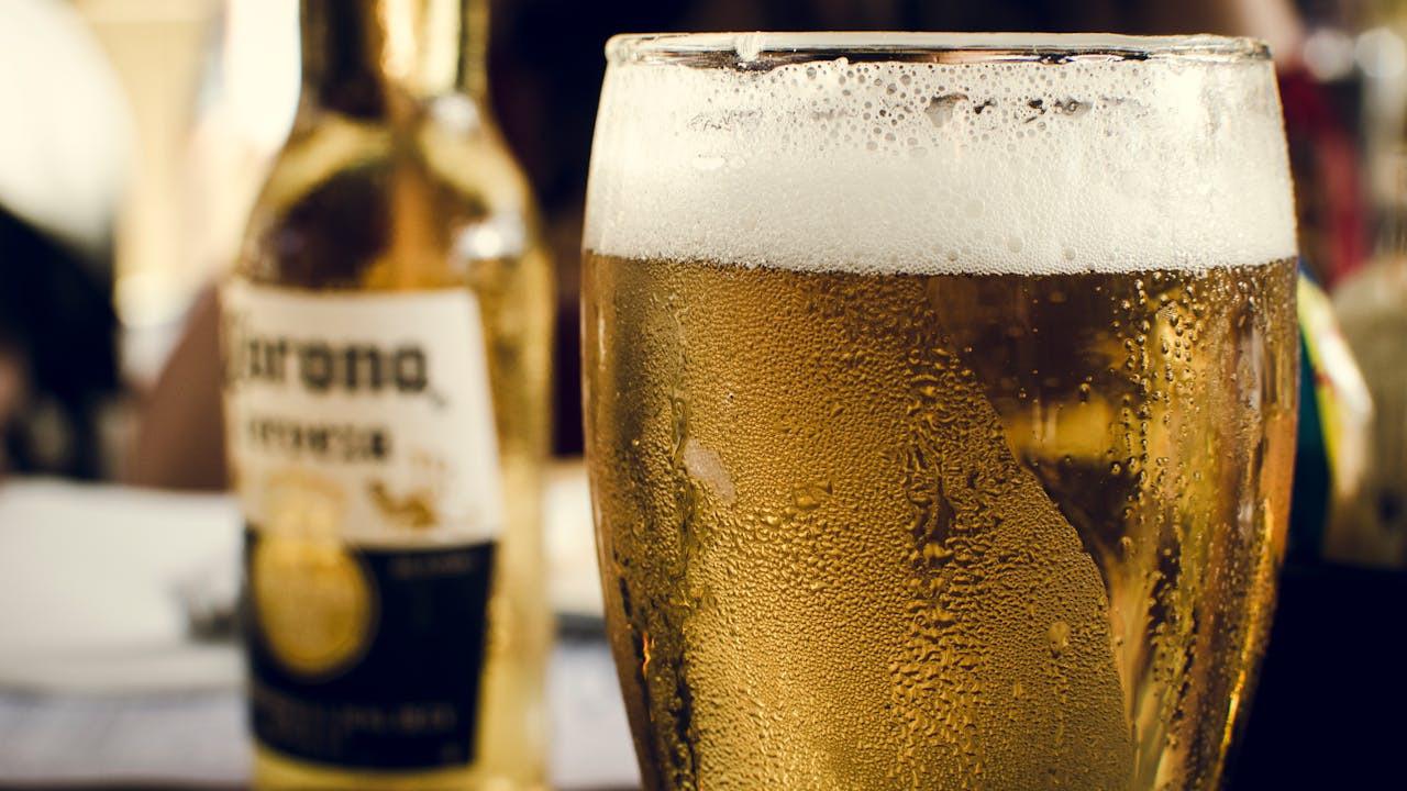 Ilustrasi Alkohol