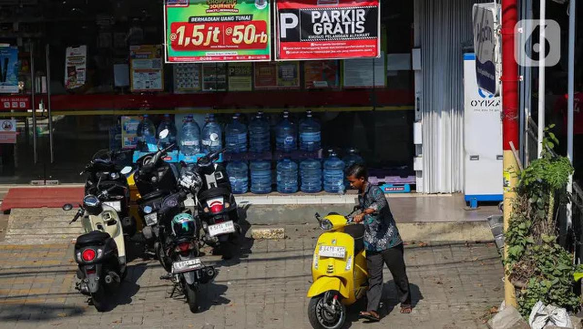 Juru Parkir Liar Kembali Marak di Minimarket Jakarta