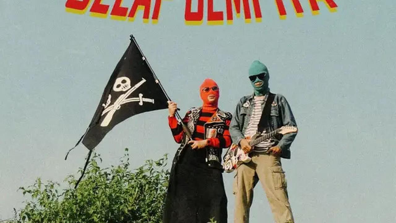 Warganet Gaungkan Dukungan bagi Sukatani Band yang Viral Gara-Gara Lagu Bayar Bayar Bayar