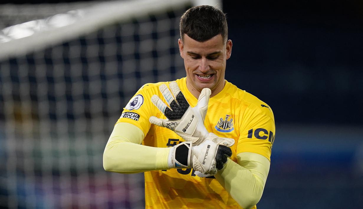 4. Karl Darlow (Newcastle United). Kiper asal Inggris berusia 30 tahun ini telah membuat 81 saves dalam 23 penampilannya selama 2070 menit. (AFP/Tim Keeton/Pool)