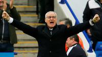 Ekspresi Claudio Ranieri saat Leicester City menang melawan Swansea City dalam laga Liga Inggris, (24/4/2016). (Action Images via Reuters/Jason Cairnduff)