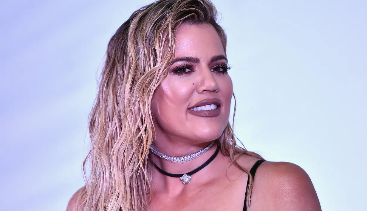 Seperti yang sudah diketahui, kehamilan Khloe sendiri sudah memasuki usia lebih dari 6 bulan. (ALBERTO E. RODRIGUEZ / GETTY IMAGES NORTH AMERICA / AFP)