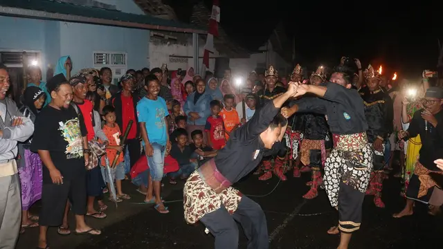 Tradisi begalan dalam Grebeg Onje, tradisi Desa Onje menjelang Ramadan. (Foto: Liputan6.com/Dikominfo PBG/Muhamad Ridlo)