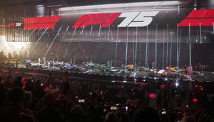 Acara peluncuran tim Formula 1 yang bertajuk 'F1 75' di O2 Arena, London, Selasa (18/02/2025). (AP Photo/Kin Cheung)