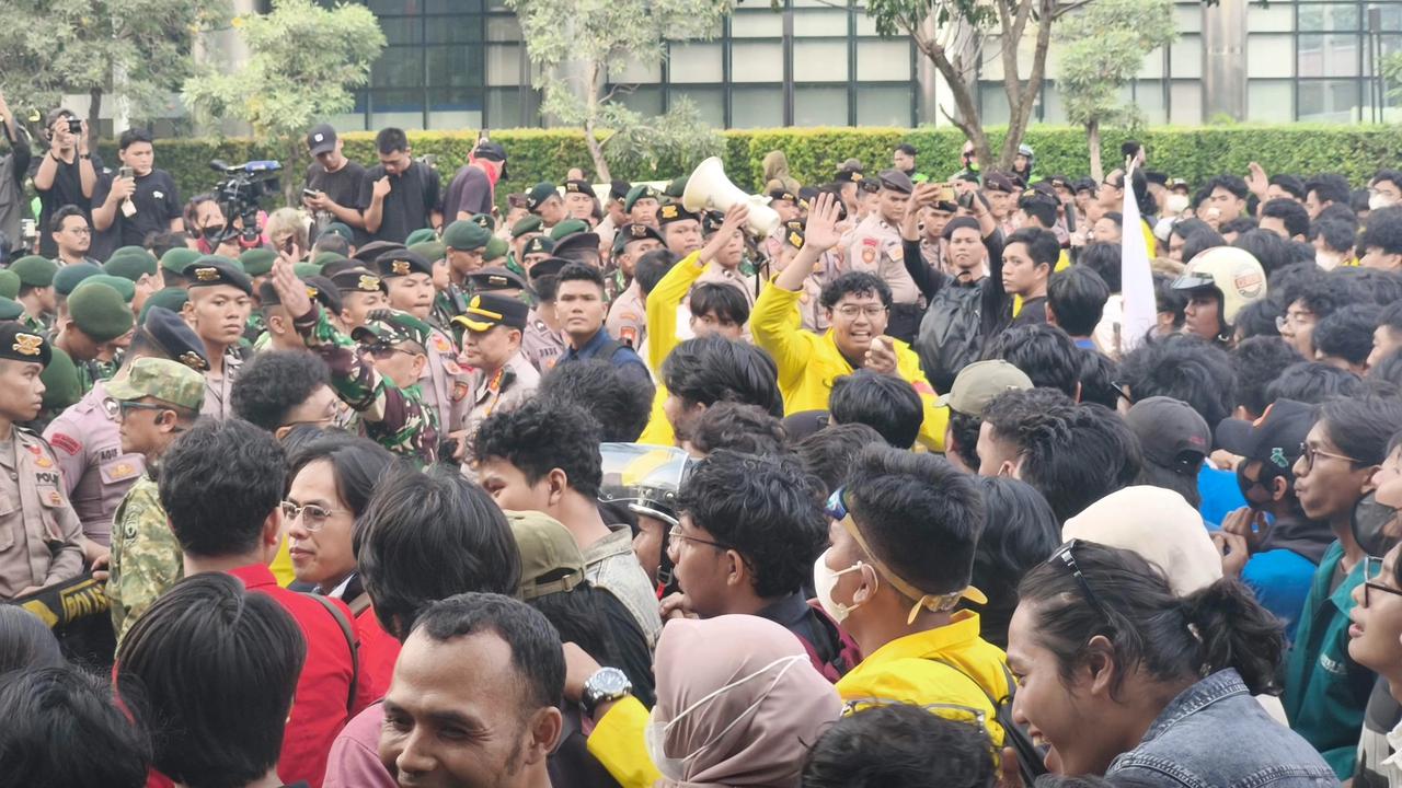Kondisi Terkini Aksi Mahasiswa, Tertahan di Jalan Sudirman dan Tak Sampai Bundaran HI