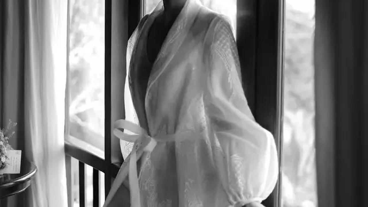 11 Model Bridal Robe Artis Indonesia, Mewah, Elegan, dan Sarat Makna