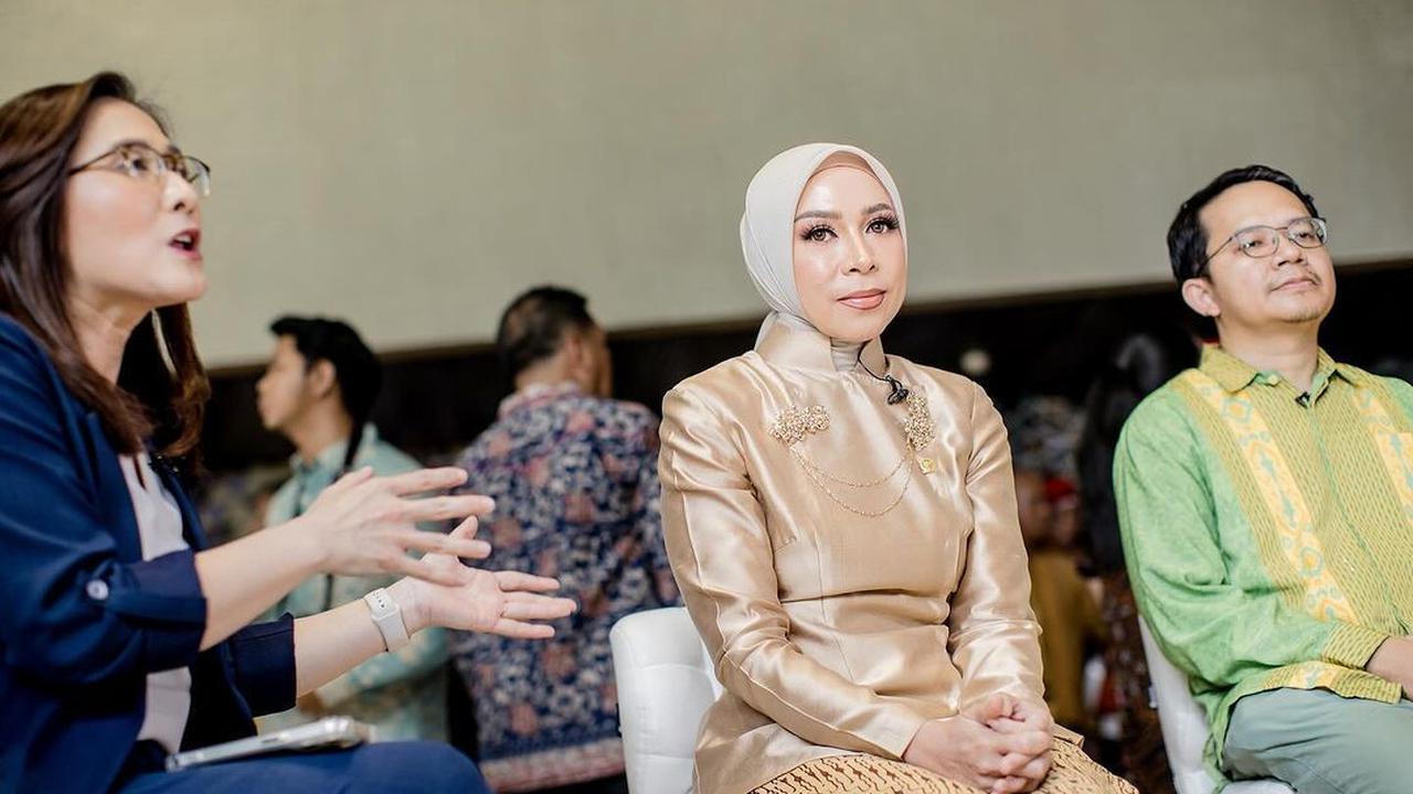 Jadi Anggota DPR, Melly Goeslaw Dapat Karangan Bunga Ucapan Selamat dari 'Gong Yoo - Shah Rukh Khan'
