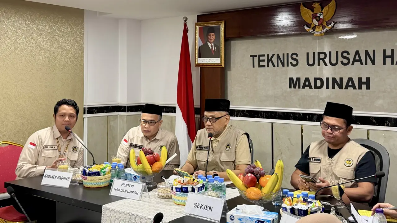 Menhaj Moch Irfan Yusuf rapat dengan penyedia katering jemaah haji Indonesia di Madinah, Rabu, 3 Juni 2026. (dok. Media Center Haji)