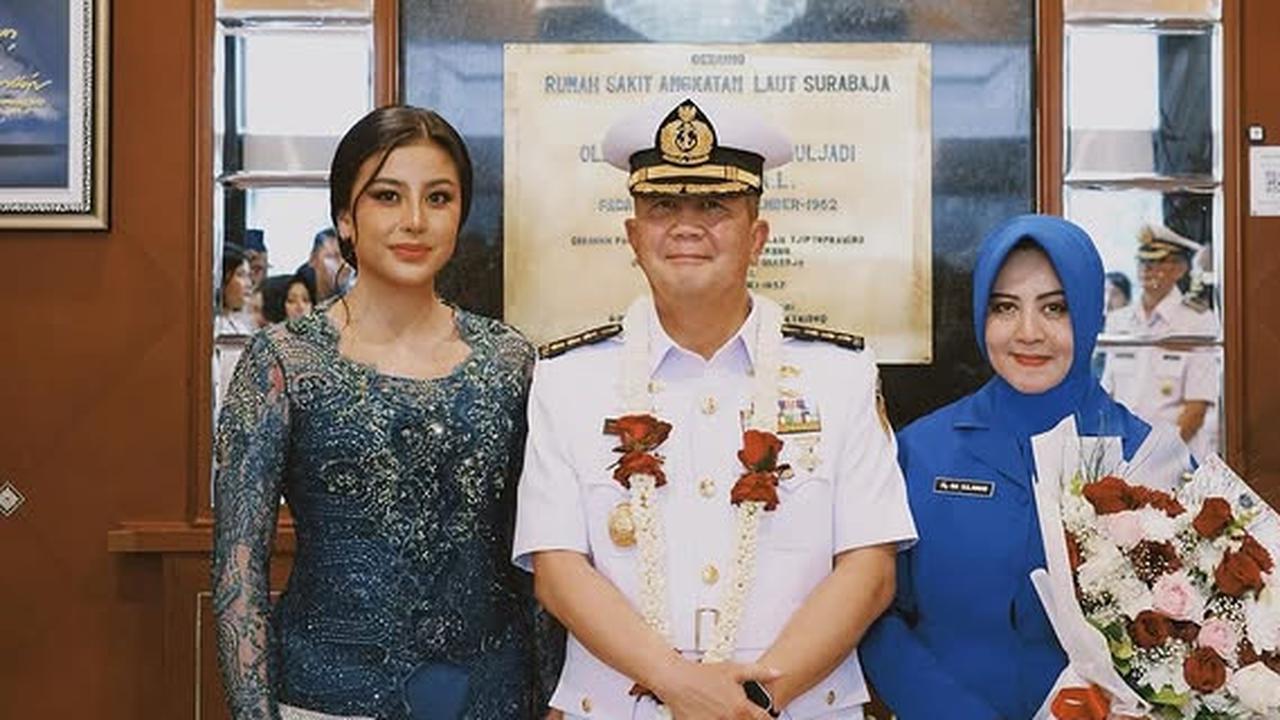 Potret Awkarin Dampingi Sang Ayah Jalani Sertijab Jadi Kepala RSAL di Surabaya, Tampil Anggun Menggunakan Kebaya