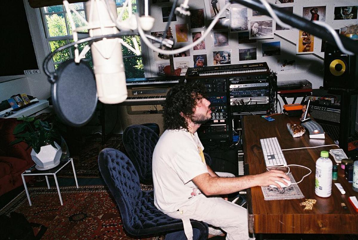 Profil Benny Blanco, Produser Musik yang Baru Saja Melamar Selena Gomez