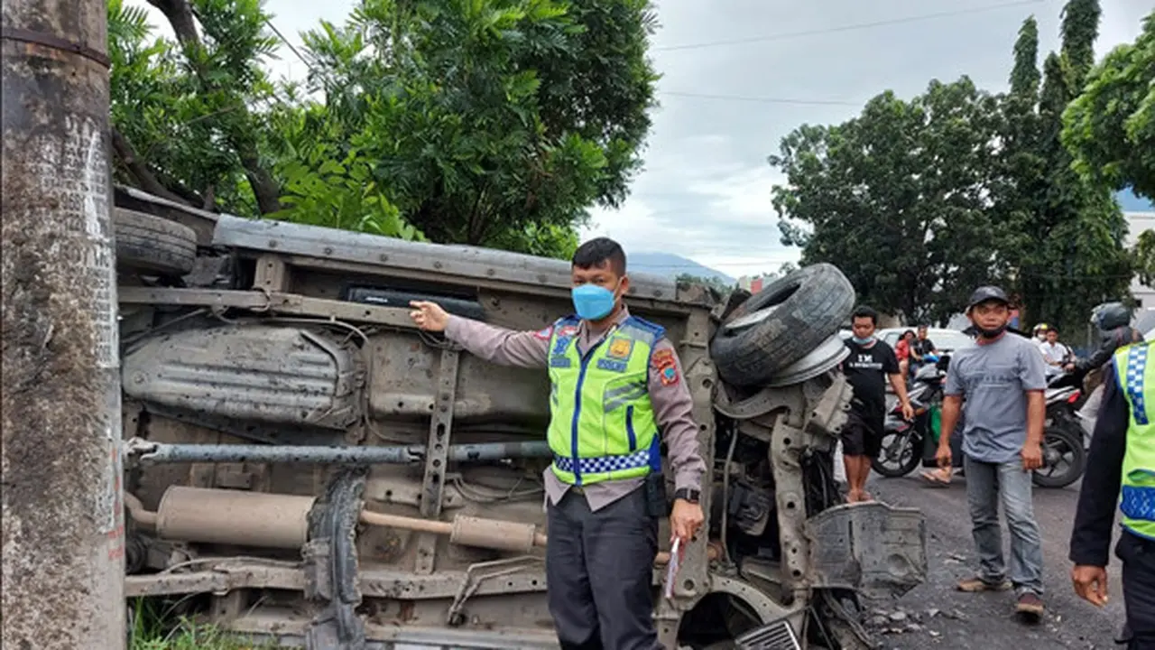 Korban sempat dilarikan ke Rumah Sakit Budi Mulia Bitung, namun tak lama kemudian menghembuskan nafas terakhirnya.