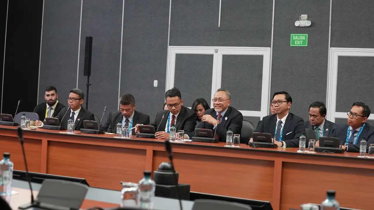 Mendag melakukan pertemuan bilateral dengan Wakil Menteri Parlemen untuk Urusan Luar Negeri Jepang, Komura Masahiro di forum APEC 2024, Peru, Jumat (17/5/2024)
