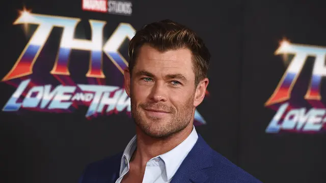Chris Hemsworth dalam premier Thor: Love and Thunder. (Jordan Strauss/Invision/AP)