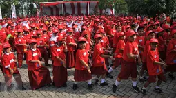 Ratusan anak mengikuti senam pagi di pelataran Kantor Walikota Jakarta Barat, Jakarta (15/10/2015). Aksi ini untuk memperingati Hari Cuci Tangan se-Dunia (Liputan6.com/Gempur M Surya)
