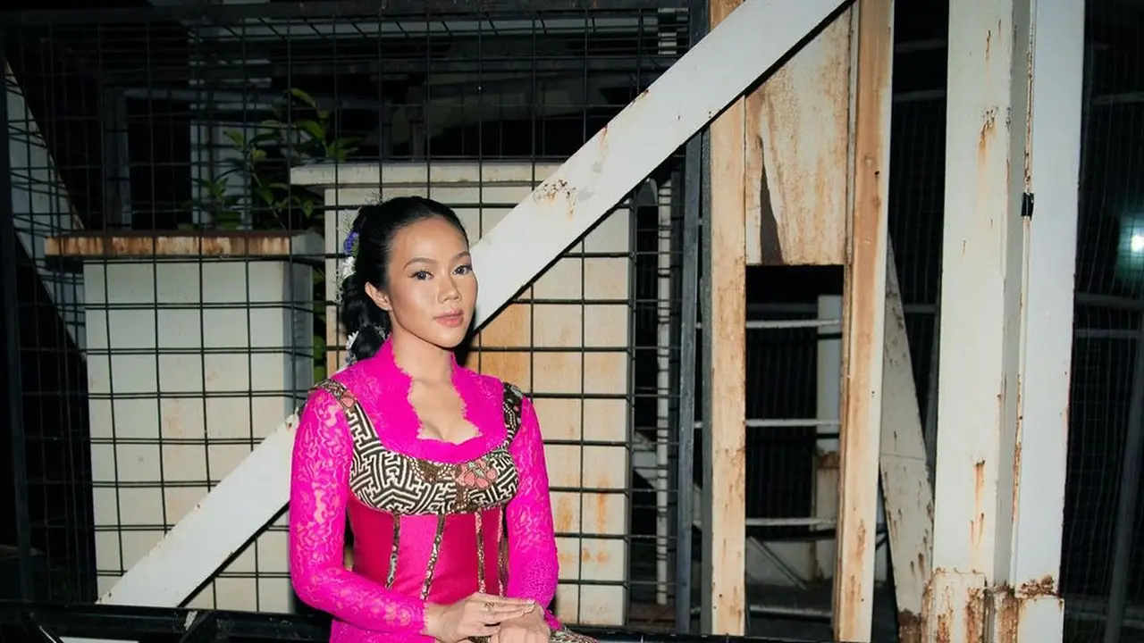 10 Potret Gaya Seleb Dandan ala Barbie, dari Shandy Aulia, Yuki Kato hingga Jennifer Bachdim