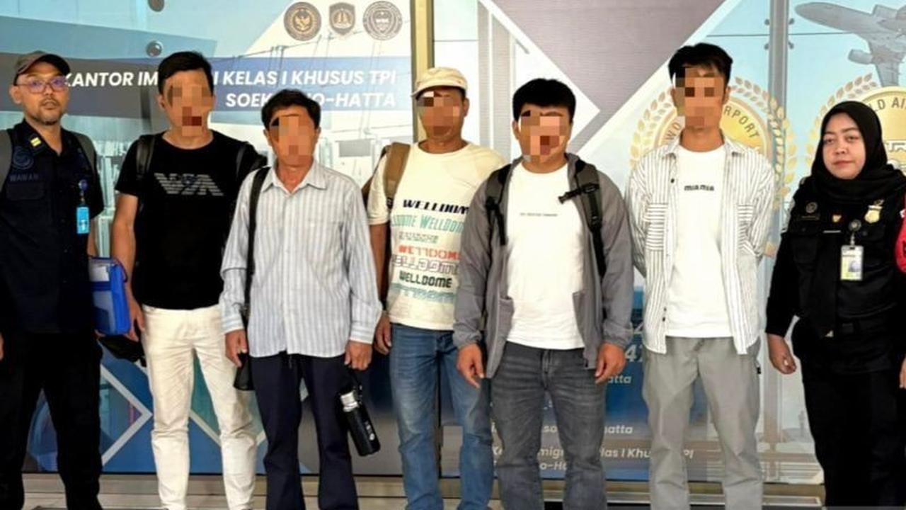 Imigrasi Tanjungpandan Tegas! Enam WNA China Dideportasi Akibat Pelanggaran Izin Tinggal
