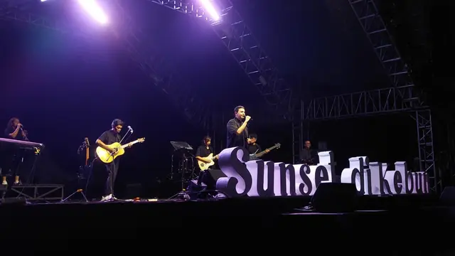 Tulus di Sunset di Kebun (Fimela/Salsa Mutiara)