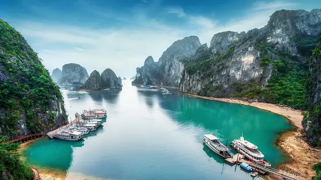 Keindahan Ha Long Bay
