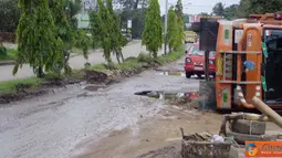 Jalan Lintas Jambi Mirip Arena Motor Cross