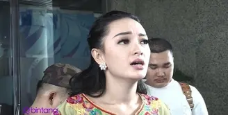 Zaskia Gotik melakukan kesalahan dalam sebuah program di salah satu televisi swasta dengan menghina lambang Negara, Pancasila. Zaskia pun memberikan klarifikasi dan permohonan maafnya kepada seluruh masyarakat Indonesia.