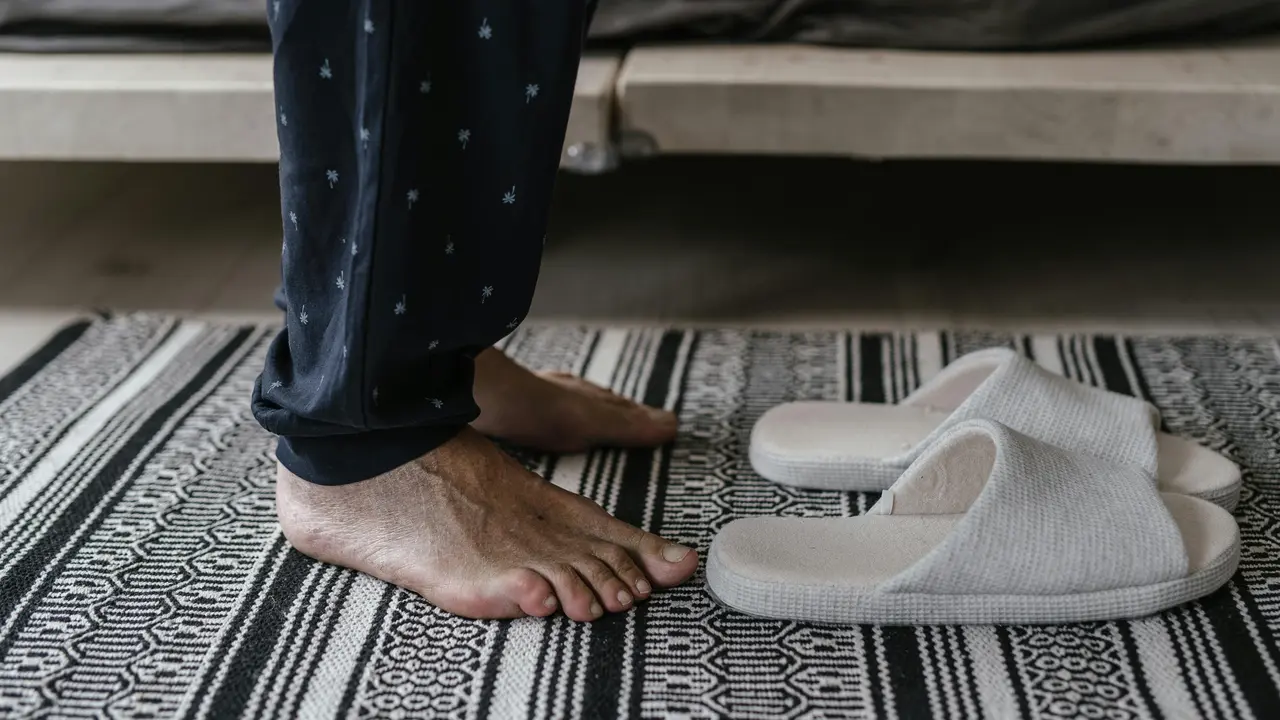 Sandal Rumah Favorit Ungkap Kepribadian, Kamu yang Mana?