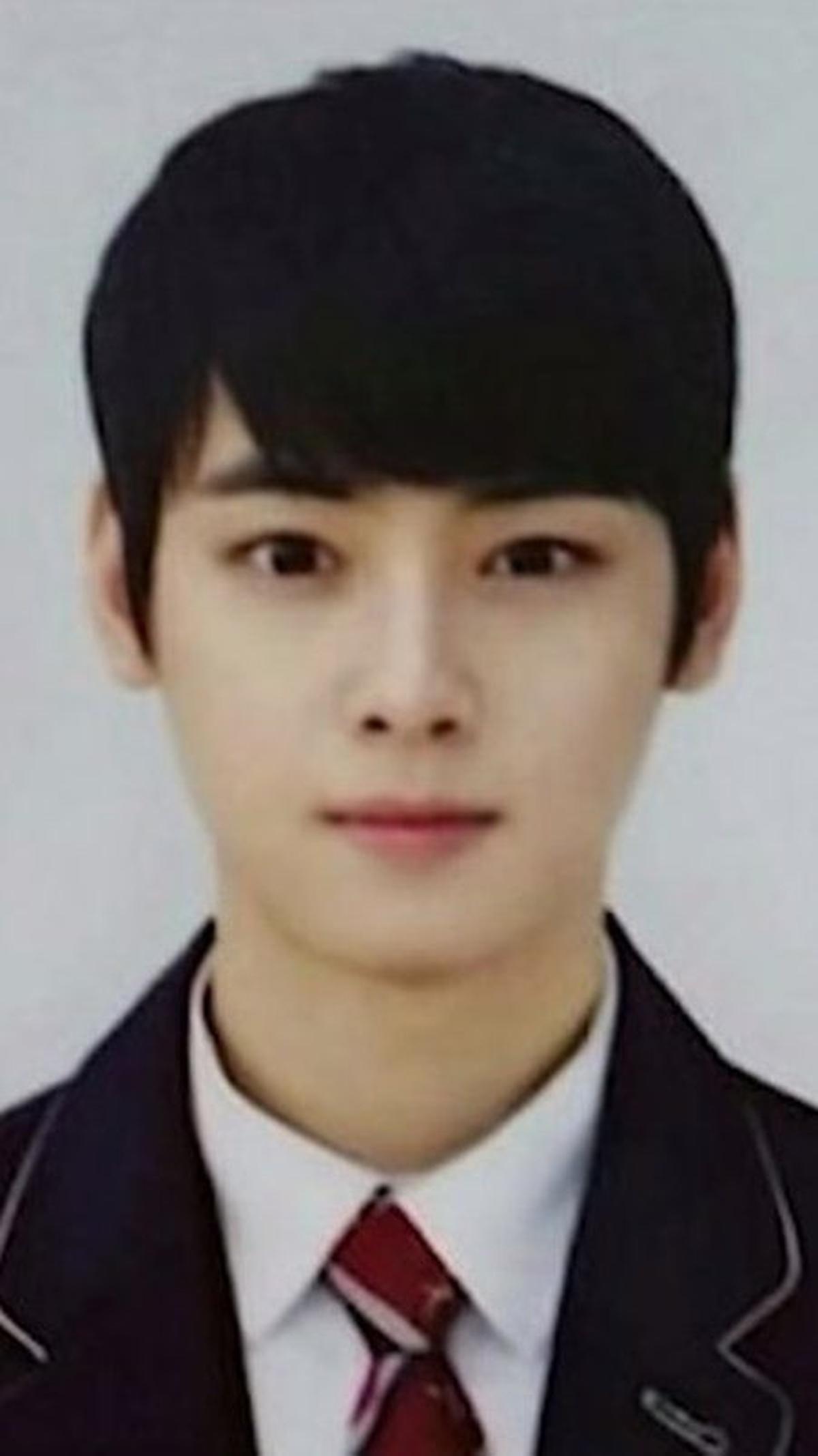 6.&nbsp;Mulai Terpancar Aura Calon Anggota Boyband K-Pop Saat SMA