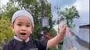 "Nggak gitu Gala Sky. Oh my God," kata Fuji melihat keponakannya menuangkan bunganya. [TikTok/dianaalstri22]
