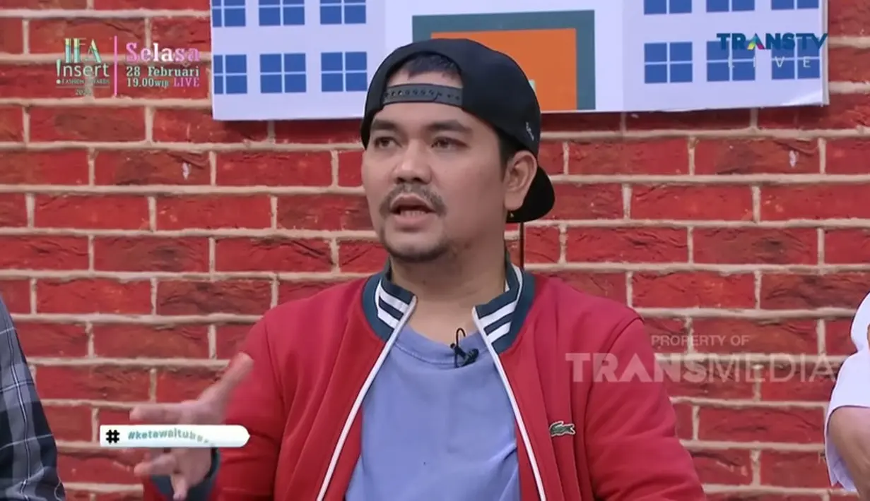 Indra menambahkan, meski tak lagi tinggal satu rumah, Indra menegaskan tidak ada namanya bekas ayah atau bekas anak. [Youtube/TRANS TV Official]