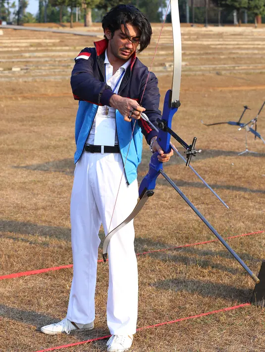 Pemeran Tjokroaminoto ini telah menjalani karirnya di dunia film selama 10 tahun. Terhitung sekitar 30 film yang telah dibintanginya. (Galih W. Satria/Bintang.com)