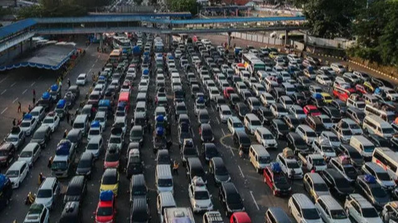 Pemudik Wajib Hati-hati Risiko Kaki Bengkak Akibat Duduk Lama, Ini Tips Ampuh Mencegahnya