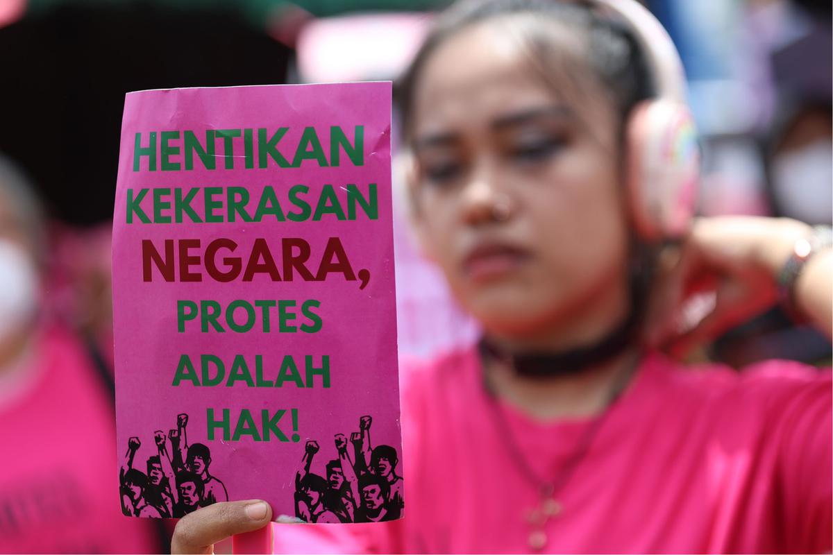 FOTO: Perempuan Turun ke Jalan, Suarakan Keadilan dan Hentikan Kekerasan