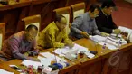 Kepala BNPT Komjen Polisi Saud Usman Nasution (kiri) menghadiri RDP dengan Komisi III DPR RI di Komplek Parlemen, Jakarta  (8/4/2015). Rapat membahas tugas dan fungsi BNPT dalam menanggulangi  gerakan radikal di Indonesia. (Liputan6.com/Andrian M Tunay)
