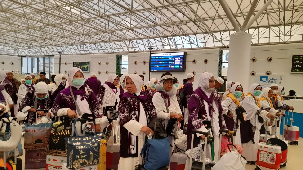 Proses pemulangan jemaah haji 2025 ke tanah air.