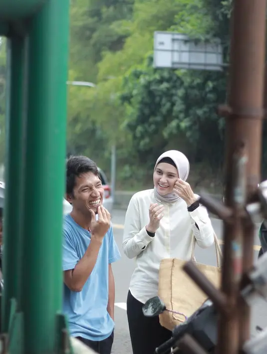 Pada sinetron kali ini, Zee Zee Shahab mendapatkan peran sebagai protagonis. Dia menjadi Marina, ibu dari tokoh Langit (Farras Fatik). (FOTO: instagram.com/zeezeeshahab)