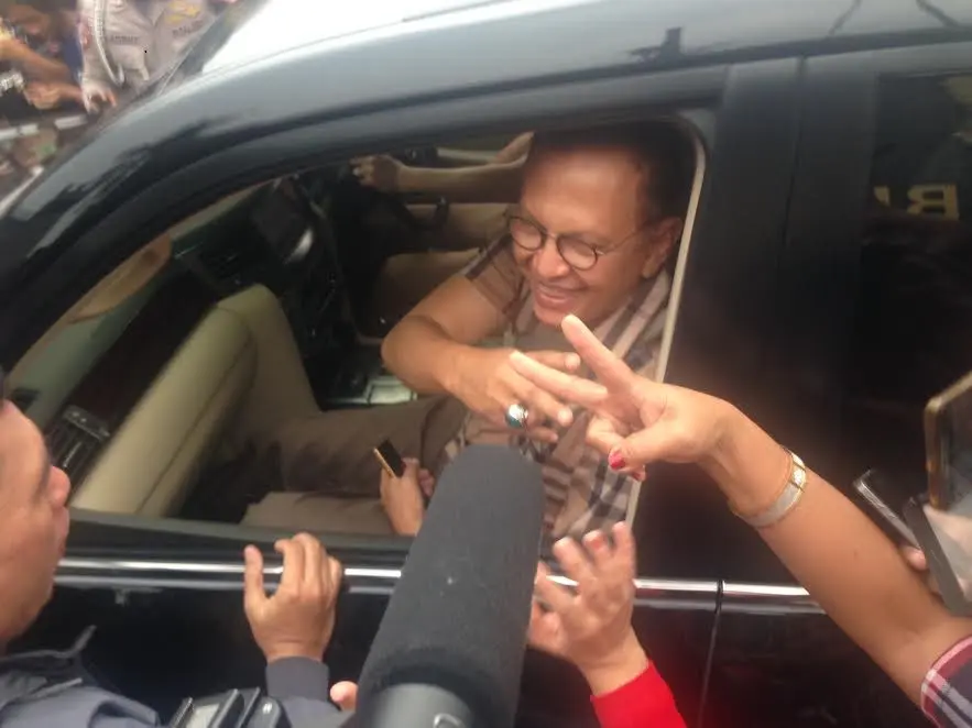 Roy Marten ke Mako Brimob jenguk Gubernur nonaktif DKI Basuki Tjahaja Purnama atau Ahok (Liputan6.com/Ady Anugrahadi)