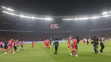 Setelah puas bertemu suporter dan meluapkan euforia kemenangan, para pemain Timnas Indonesia kembali ke lapangan hijau seusai mengalahkan Thailand pada final FIFA ASEAN Cup 2026 di Stadion Utama Gelora Bung Karno (SUGBK), Jakarta, Senin (5/10/2026). (KLY/Budy Santoso)