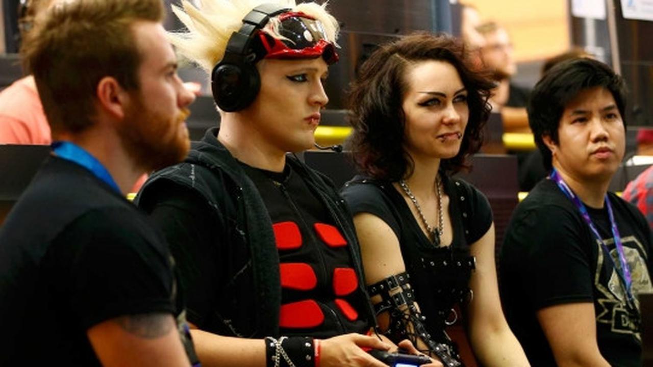 Penampilan para cosplayer cantik dan seksi di Pameran Gamescom 2015