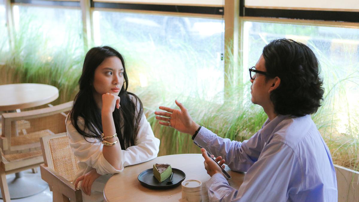 5 Dilema Office Romance: Saat Rekan Kerja Menjadi Pasangan