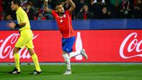 MAN OF THE MATCH - Arturo Vidal terpilih sebagai pemain terbaik di pertandingan Cile kontra Meksiko. (MARTIN BERNETTI / AFP)