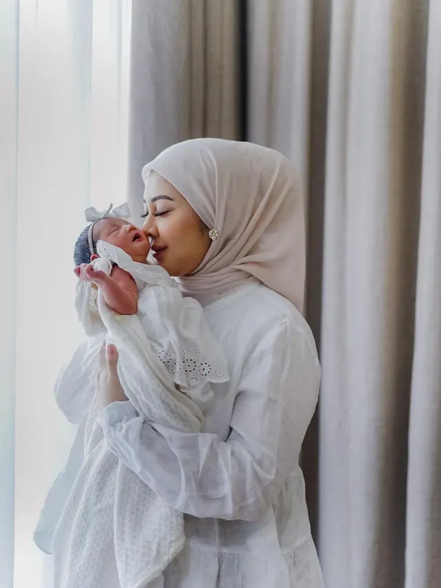 Potret anak kedua Kesha Ratuliu