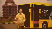 Menteri Perhubungan Budi Karya Sumadi mengapresiasi hasil karya bus listrik buatan Universitas Indonesia. (Dok Kemenhub)