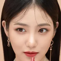 innisfree Vivid Cotton Stick. Sumber foto: Document/innisfree.