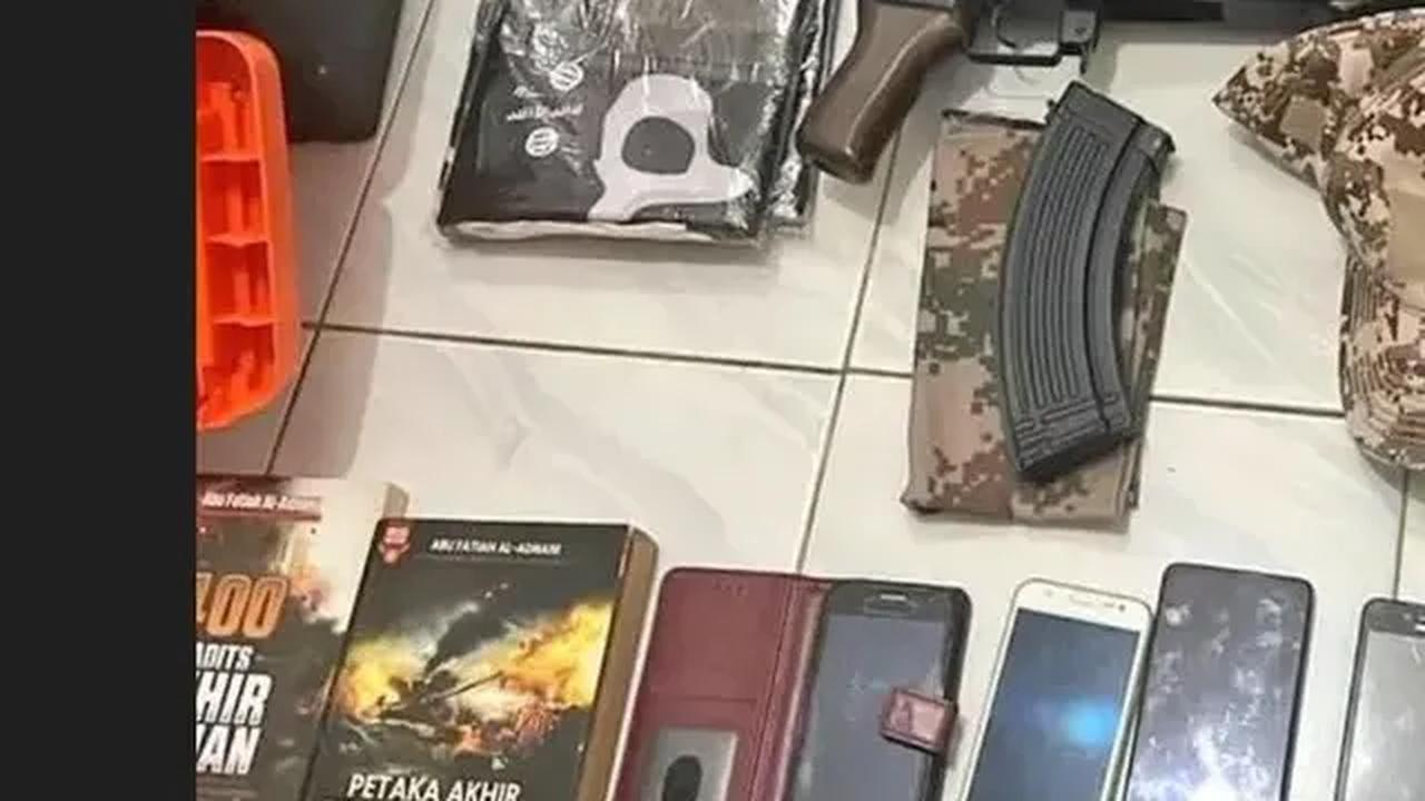 Menurut Aswin, seseorang yang tidak seutuhnya masuk jaringan ISIS, kemudian keluar dan bergerak dengan kemampuan sendiri.