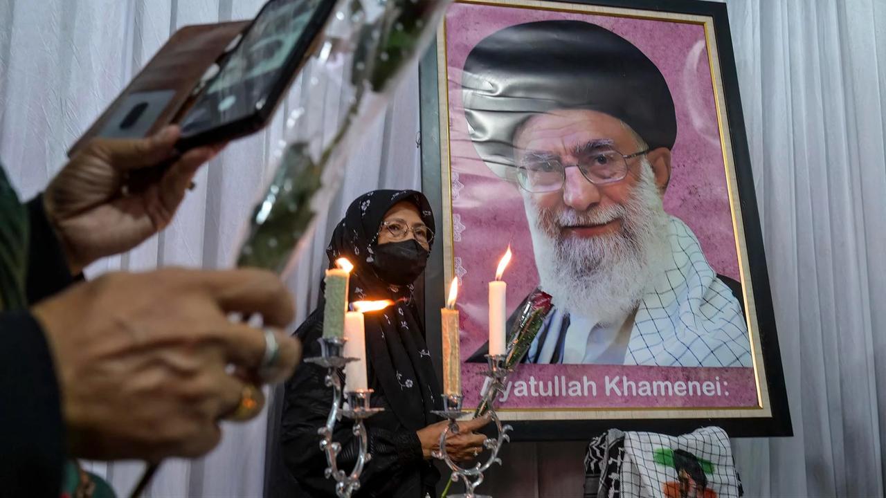 FOTO: Doa Bersama untuk Ayatollah Ali Khamenei Digelar di Jakarta