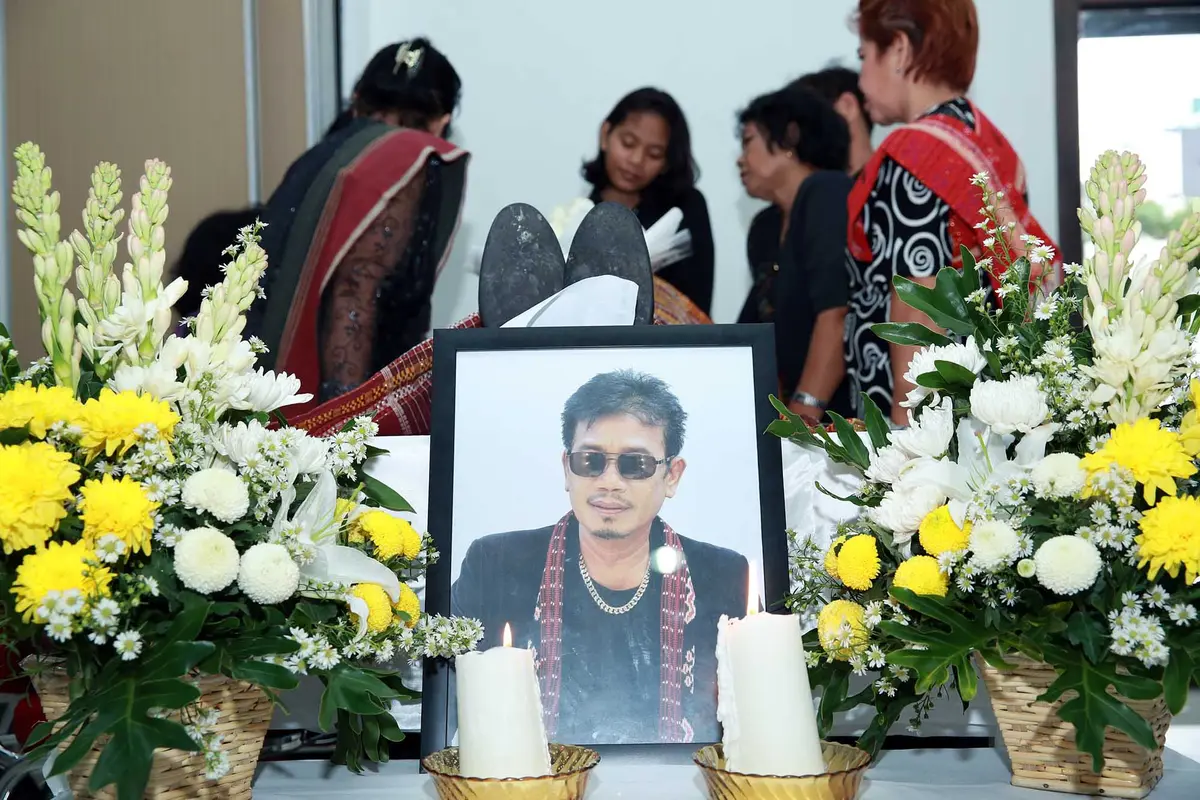 [Bintang] Eddy Silitonga Rumah duka