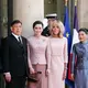 Di Élysée Palace akhir Juni 2026, Ratu Suthida dan Brigitte Macron kompak memilih pink pastel—dua interpretasi: royal feminin klasik dan modern minimalis.(Photo by Dimitar DILKOFF / AFP)