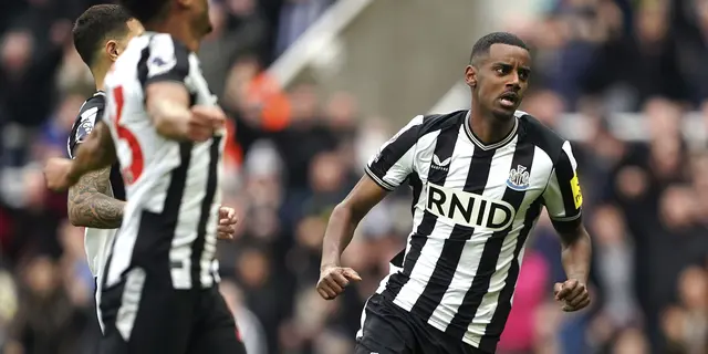 Jamie Carragher Resah dengan Rencana Liverpool untuk Membeli Alexander Isak