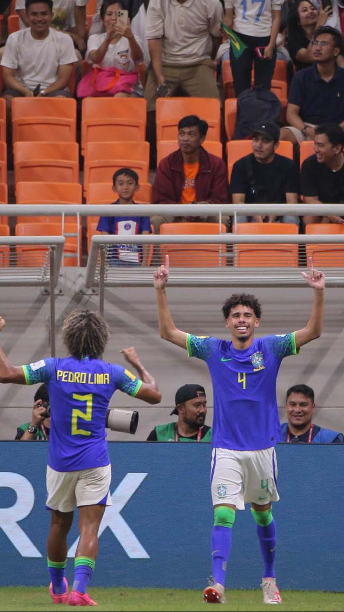 Kedua gol Brasil dicetak  Kaua Elias (43') dan Joao Pedro de Mata (54').