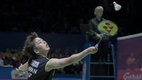 Tunggal putri Jepang, Akane Yamaguchi, menjuarai Indonesia Open 2019 setelah mengalahkan P.V. Sindhu dengan skor 21-15, 21-16. (Bola.com/Peksi Cahyo Priambodo)